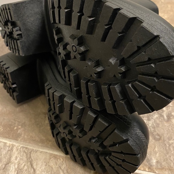 NWOB MIA Rorry chunky heel ankle boots. - Picture 8 of 10